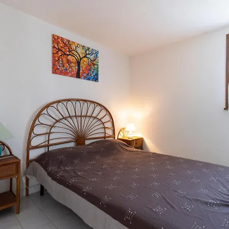 Дом отдыха 1 Bedroom House For 6 Агд