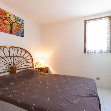 Дом отдыха 1 Bedroom House For 6 *